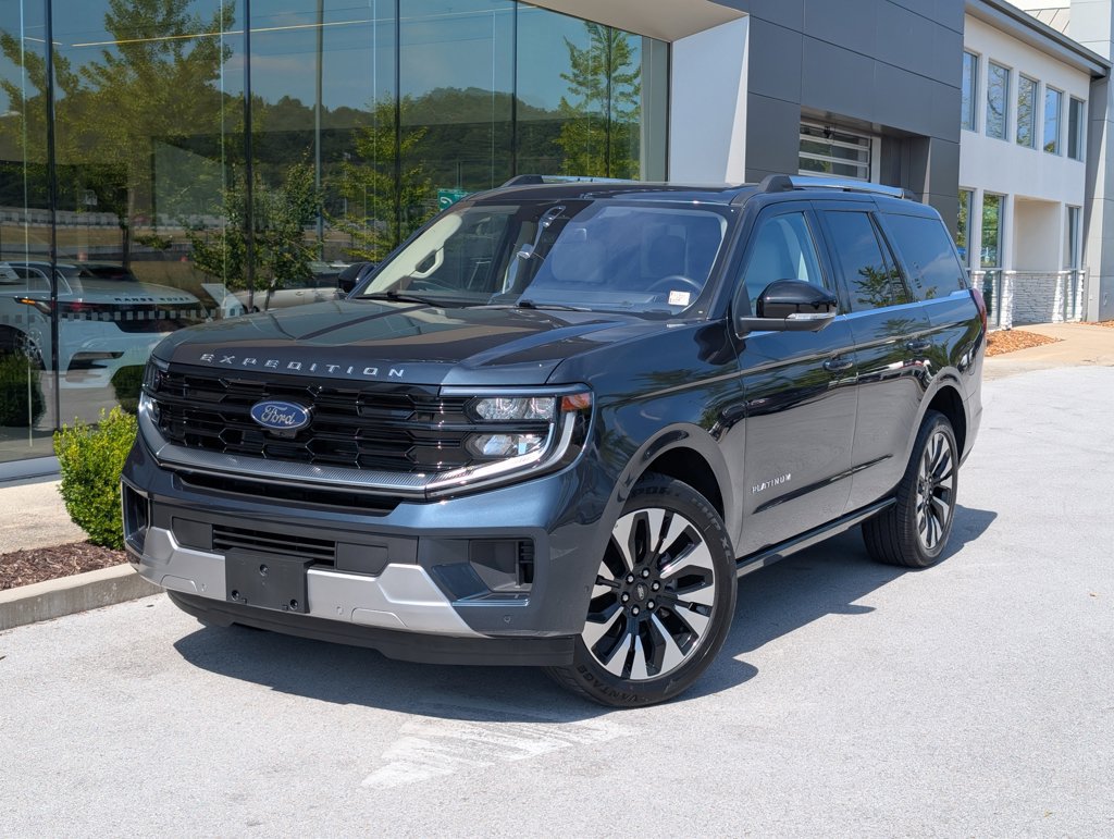 Used 2025 Ford Expedition Platinum w/ Driver's Package AWD/4WD image 1