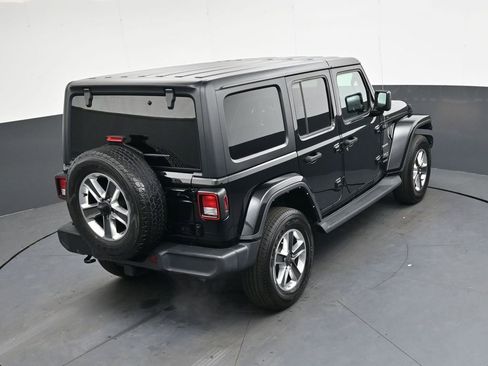 Used 2022 Jeep Wrangler Unlimited Sahara w/ Dual Top Group image 32