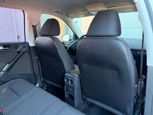 Used 2018 Volkswagen Tiguan Limited w/ Premium Package image 14