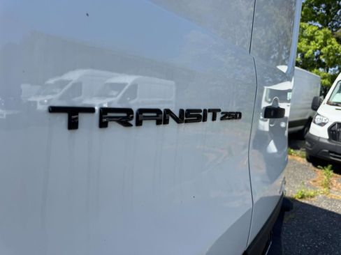 New 2026 Ford Transit 250 148 Medium Roof w/ Load Area Protection Package RWD image 7