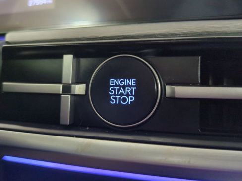 Used 2024 Hyundai Santa Fe Limited image 38