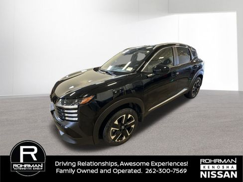 Used 2025 Nissan Kicks SV w/ SV Premium Package image 2