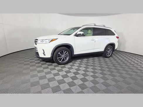 Used 2019 Toyota Highlander XLE FWD image 49