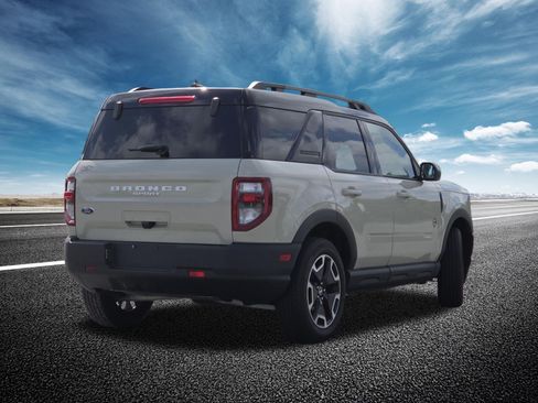Used 2024 Ford Bronco Sport Outer Banks w/ Tech Package AWD/4WD image 23