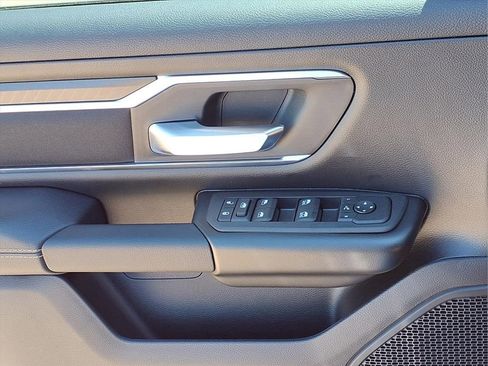 New 2026 RAM 1500 4x4 Crew Cab image 19
