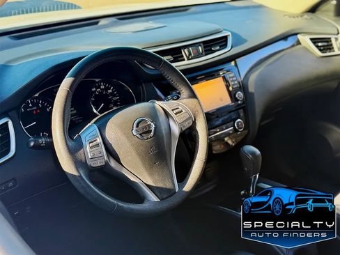 Used 2016 Nissan Rogue SL w/ SL Premium Package FWD image 7