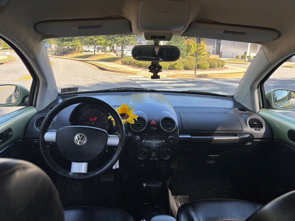 Used 2009 Volkswagen Beetle S FWD image 5