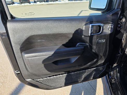 Used 2025 Jeep Wrangler Unlimited Rubicon 4xe w/ Convenience Group image 47