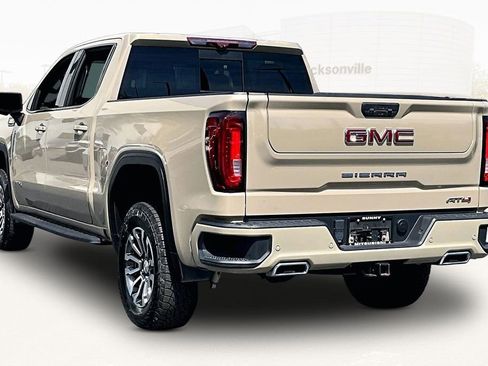 Used 2023 GMC Sierra 1500 AT4 w/ AT4 Premium Package AWD/4WD image 4