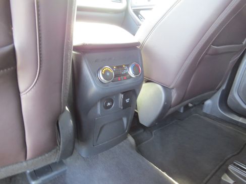 Used 2025 Ford Explorer Platinum RWD image 13