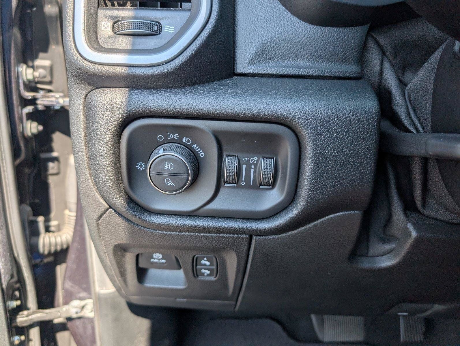 Used 2020 RAM 1500 Laramie w/ Sport Appearance Package AWD/4WD image 30