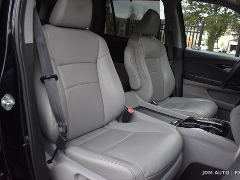 Used 2019 Honda Pilot Touring image 13