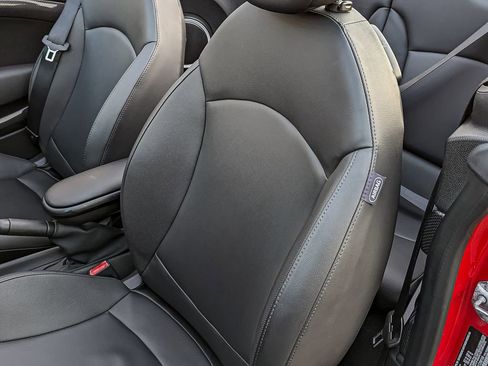 Used 2014 MINI Cooper S image 22