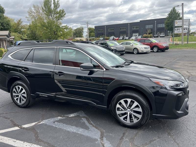 Used 2024 Subaru Outback AWD/4WD image 5