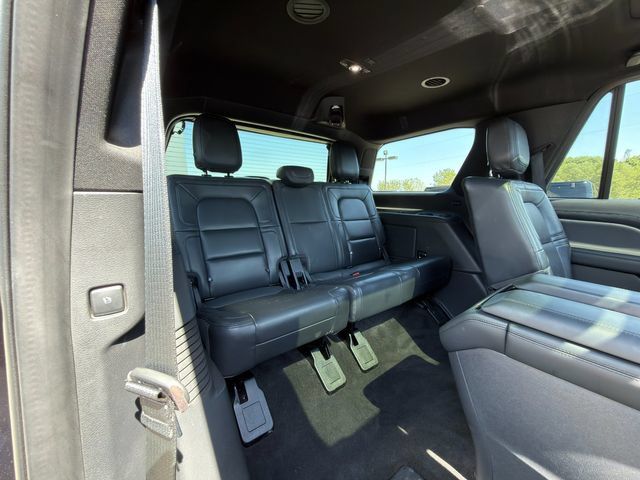 Used 2022 Lincoln Navigator Reserve AWD/4WD image 11