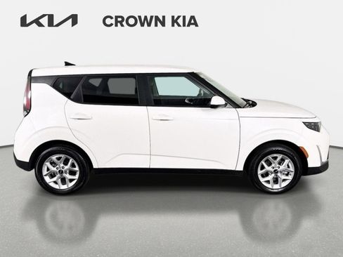 Certified 2025 Kia Soul LX w/ LX Technology Package FWD image 4