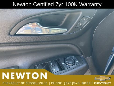 Used 2024 Chevrolet Equinox LT FWD image 9