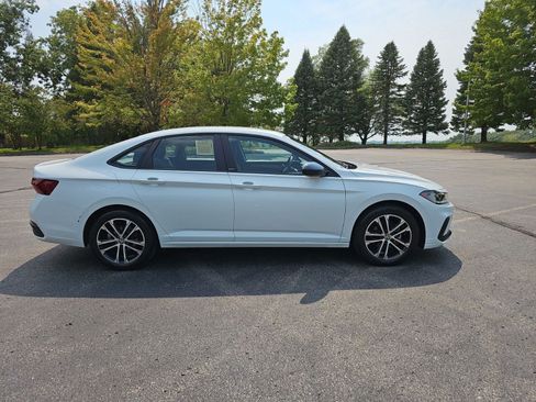 Used 2025 Volkswagen Jetta Sport FWD image 7