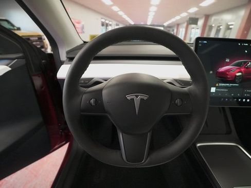 Used 2025 Tesla Model Y Long Range image 22