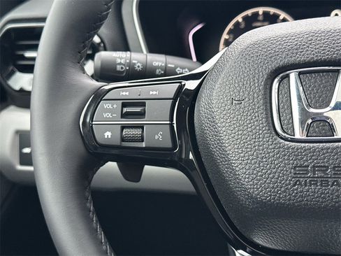 New 2025 Honda Pilot Touring image 25