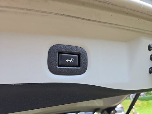 Used 2020 Nissan Rogue SL AWD/4WD image 35