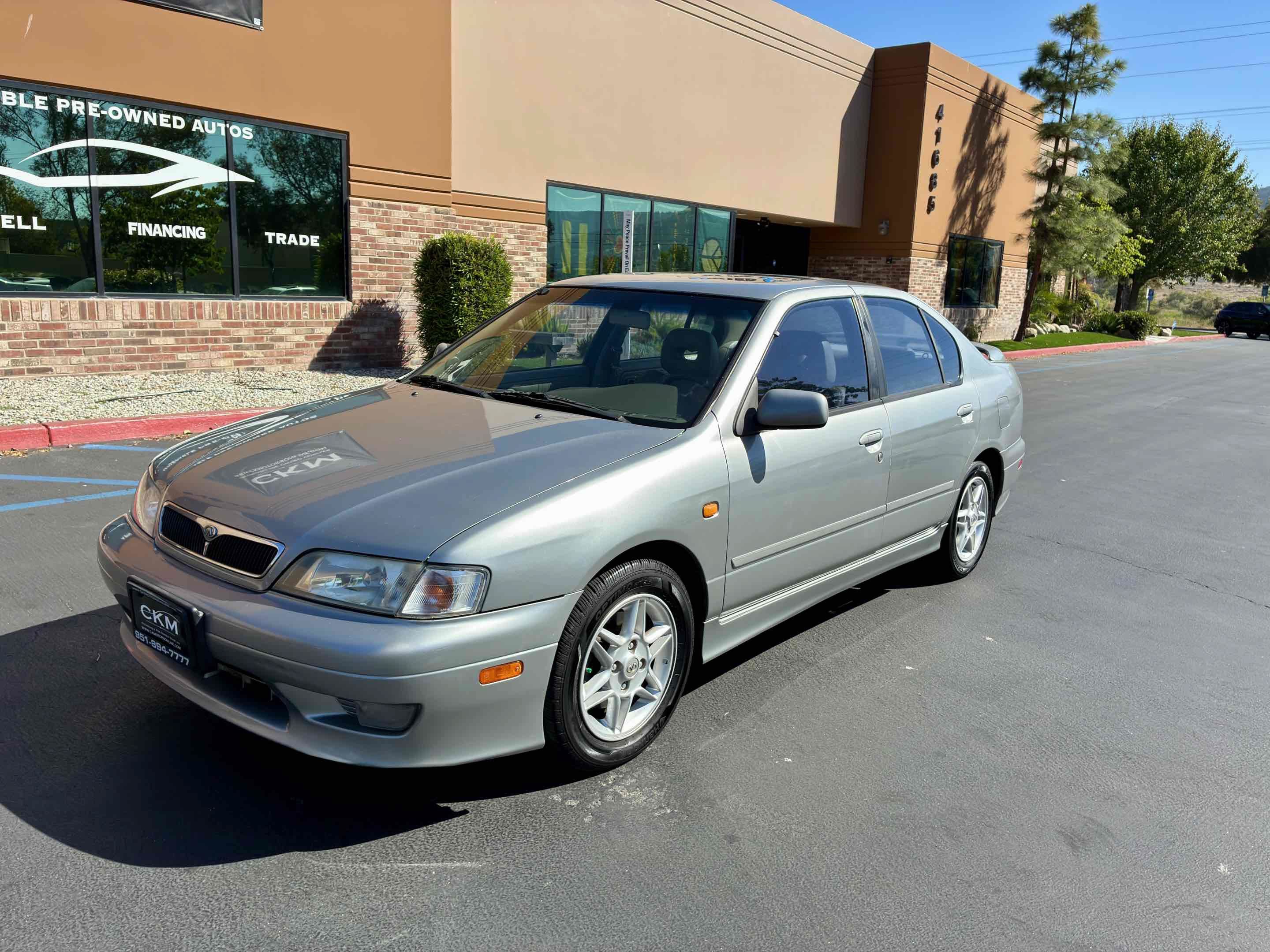 Used 1999 INFINITI G20 FWD image 4