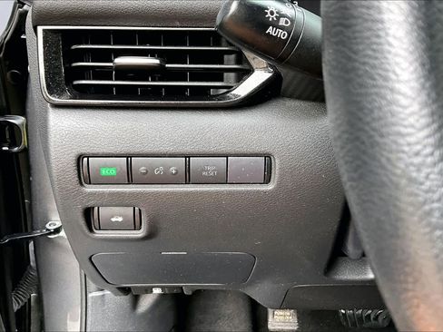 Used 2023 Nissan Sentra SV image 32