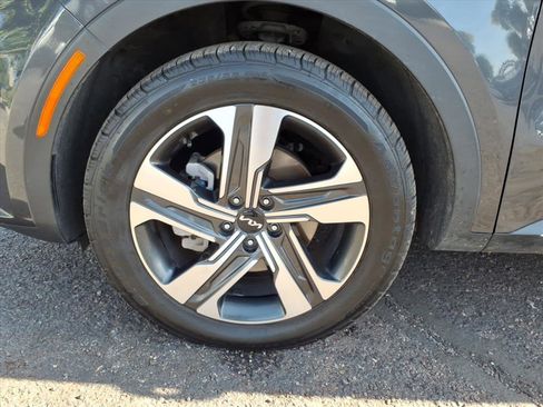 Used 2023 Kia Sorento EX image 9