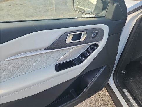 New 2026 Ford Explorer Platinum w/ LUX Leather Package image 11