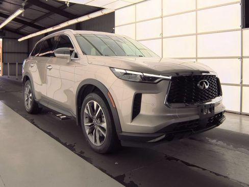 Certified 2023 INFINITI QX60 Luxe w/ Vision Package FWD image 2