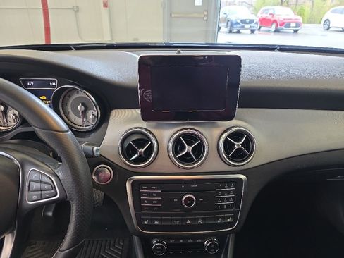 Used 2017 Mercedes-Benz GLA 250 4MATIC image 21