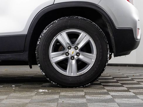 Used 2017 Chevrolet Trax LT w/ LT Convenience Package image 30