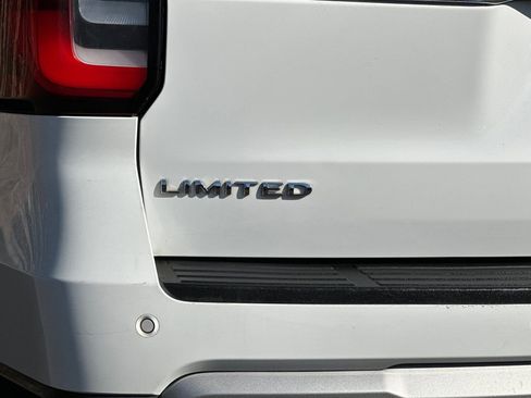 Used 2024 Ford Expedition Limited image 36
