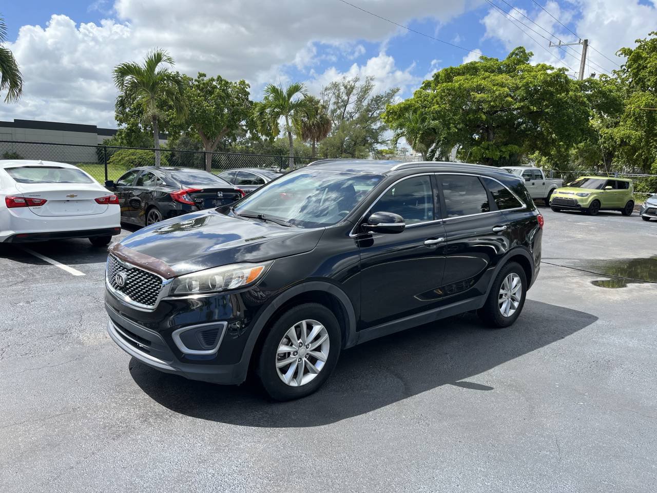 Used 2017 Kia Sorento FWD image 2