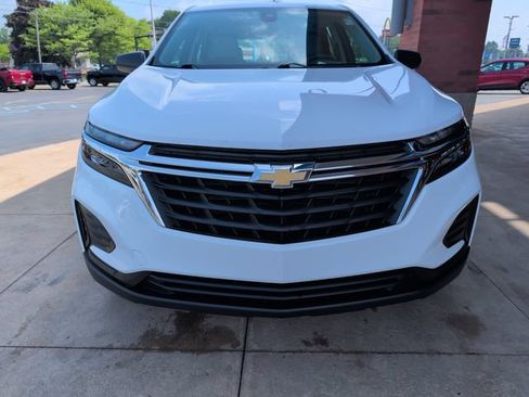 Used 2023 Chevrolet Equinox LS FWD image 9