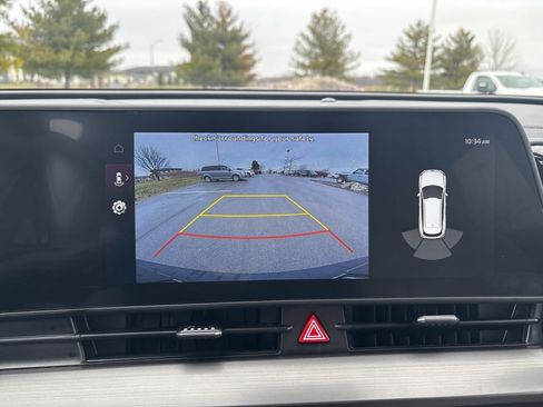 Used 2025 Kia Sportage EX image 24