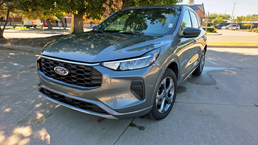 Used 2024 Ford Escape ST-Line AWD/4WD image 3