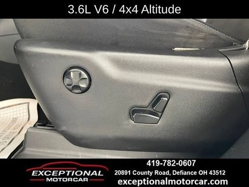 Used 2020 Jeep Grand Cherokee Altitude AWD/4WD image 34