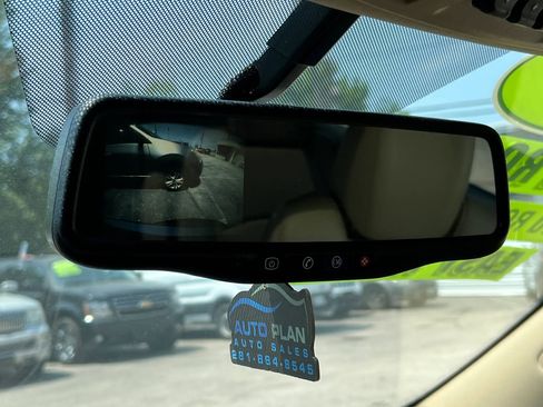 Used 2011 Buick Enclave CXL FWD image 26