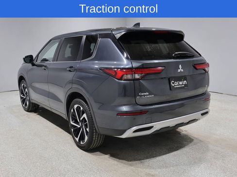 Used 2024 Mitsubishi Outlander SE image 6