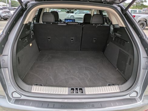 Used 2022 Lincoln Nautilus Reserve w/ Cargo Utility Package image 10