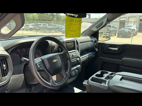 Used 2019 Chevrolet Silverado 1500 Custom w/ Custom Value Package AWD/4WD image 9