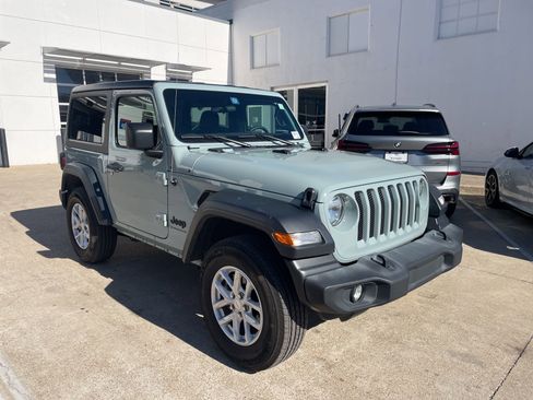 Used 2023 Jeep Wrangler Sport S image 4