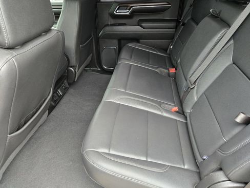 Used 2024 GMC Sierra 1500 SLT image 28