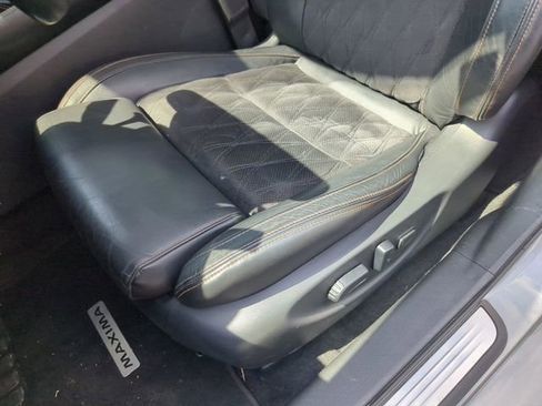 Used 2023 Nissan Maxima SR w/ Sport Mat Group FWD image 12