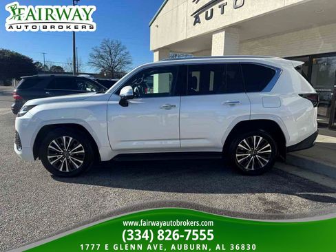 Used 2024 Lexus LX 600 4WD w/ Interior Upgrade Package image 9
