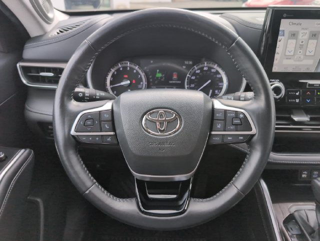 Used 2022 Toyota Highlander Limited AWD/4WD image 22