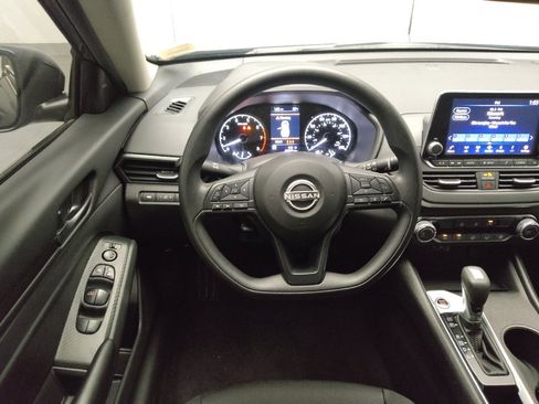 Used 2025 Nissan Altima 2.5 S FWD image 22