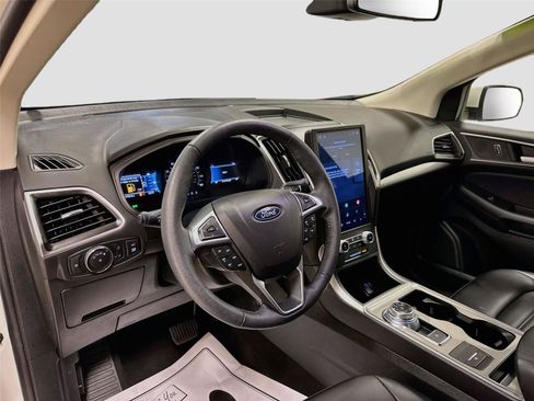Used 2024 Ford Edge SEL w/ Convenience Package AWD/4WD image 9