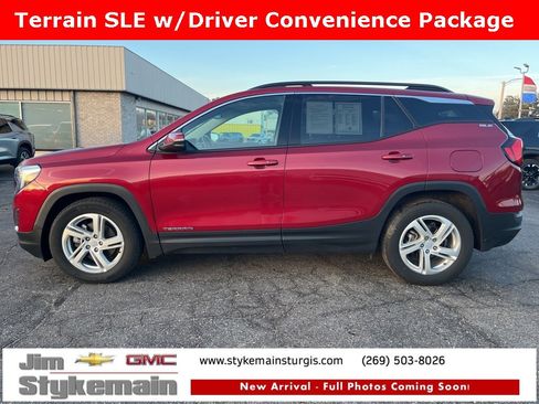 Used 2018 GMC Terrain SLE w/ Driver Convenience Package image 2